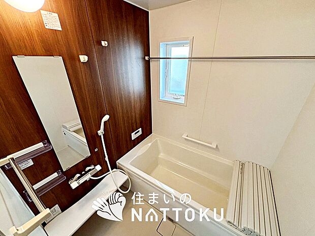 現地写真(浴室)
浴室暖房乾燥機付き。1坪タイプで広々です。