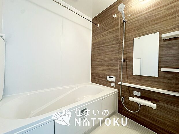 現地写真(浴室)
浴室暖房乾燥機付き。1坪タイプで広々です。