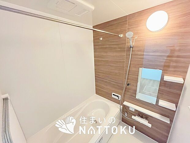 現地写真(浴室)
浴室暖房乾燥機付き。1坪タイプで広々です。