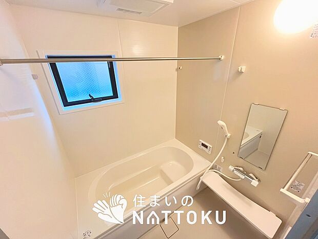 現地写真(浴室)
浴室暖房乾燥機付き。1坪タイプで広々です。