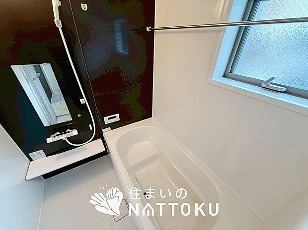 現地写真（浴室）
浴室暖房乾燥機付き。１坪タイプで広々です。