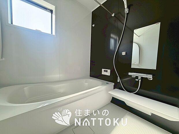 現地写真（浴室）
浴室暖房乾燥機付き。１坪タイプで広々です。