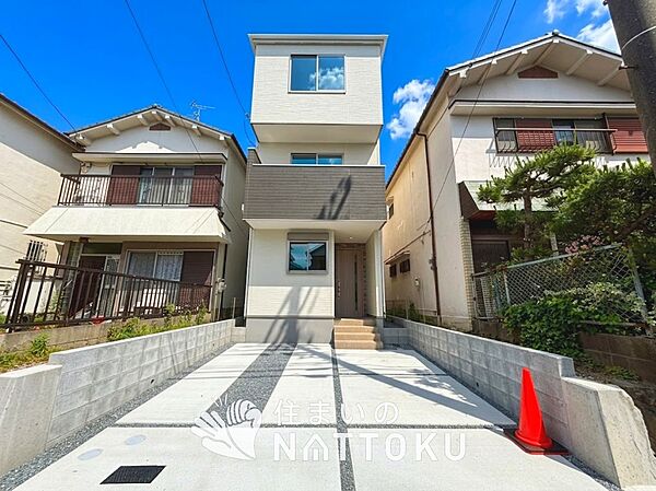 現地写真（外観）
限定１邸
駐車２台可能
