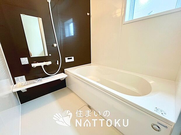 現地写真（浴室）
浴室暖房乾燥機付き。１坪タイプで広々です。

