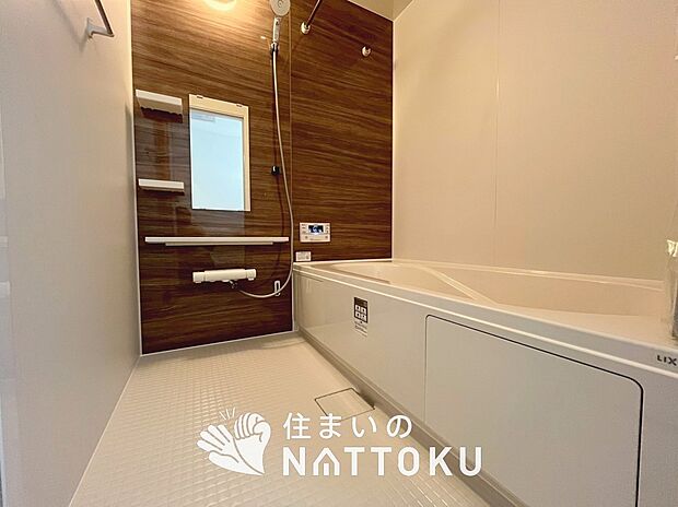 現地写真(浴室)
浴室暖房乾燥機付き。1坪タイプで広々です。
