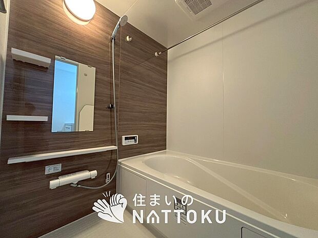 現地写真(浴室)
浴室暖房乾燥機付き。1坪タイプで広々です。