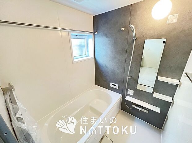 現地写真(浴室)
浴室暖房乾燥機付き。1坪タイプで広々です。