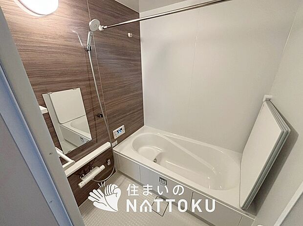 現地写真（浴室）
浴室暖房乾燥機付き。１坪タイプで広々です。
