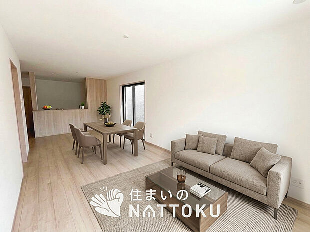 現地写真(リビング)
フローリング材には、木目、色調など木材特有の風合いがあり、ナチュラルな美しさになっています。