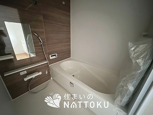 現地写真(キッチン)
収納たっぷりのシステムキッチン、浄水器付水栓を標準装備しています。
