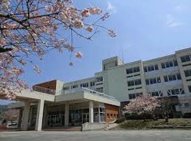 豊能町立吉川中学校(約550m)