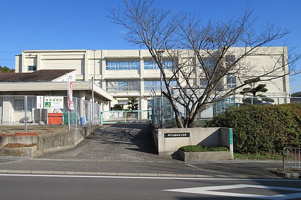 堺市立槇塚台小学校(約100m)