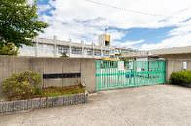 枚方市立東香里小学校(約950m)