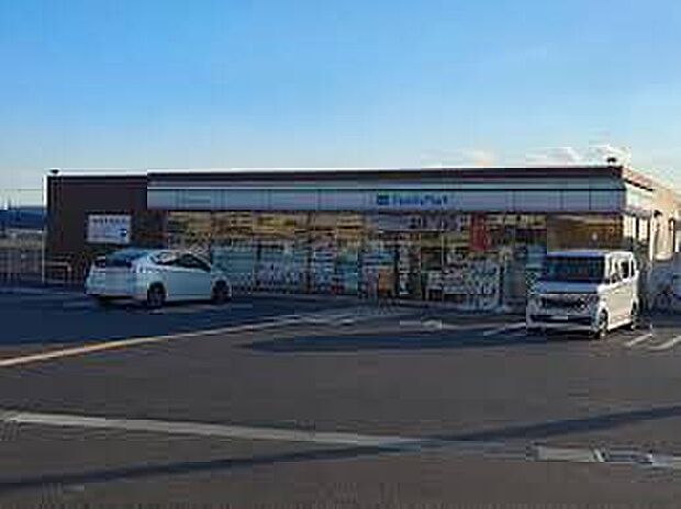 ファミリーマート東近江沖野五丁目店(約130m)