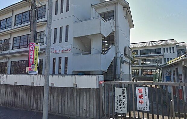 近江八幡市立武佐小学校(約900m)