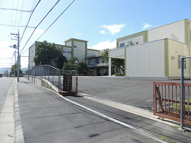 大津市立日吉中学校(約1,700m)