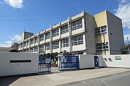 枚方市立藤阪小学校 620ｍ(徒歩8分)