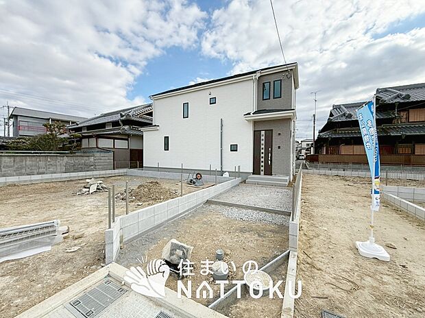 【現地写真（外観）【I号地】】雨で汚れを落とし、耐久性・耐候性に優れた外壁を使用しています。