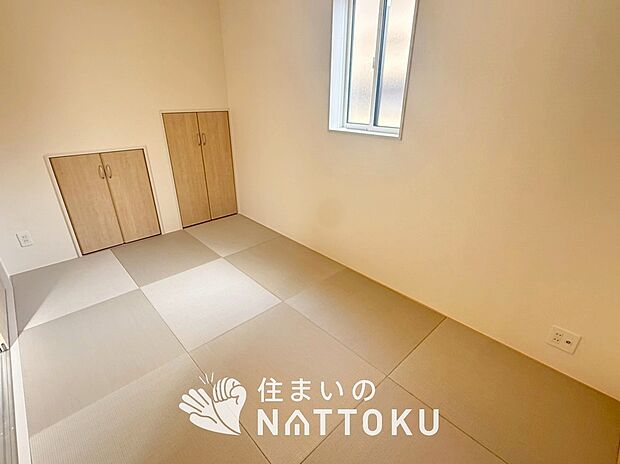 【現地写真(和室)】大壁仕様の新和室。くつろぎの空間です。