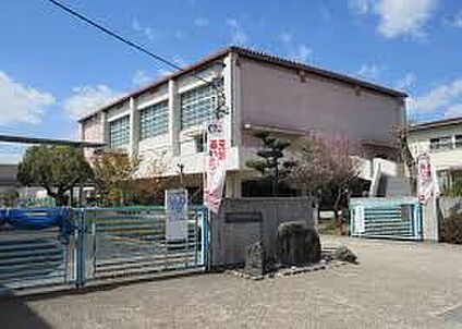 交野市立郡津小学校 700ｍ(徒歩9分)