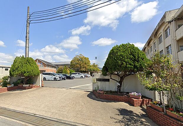 精華町立精北小学校(約900m)