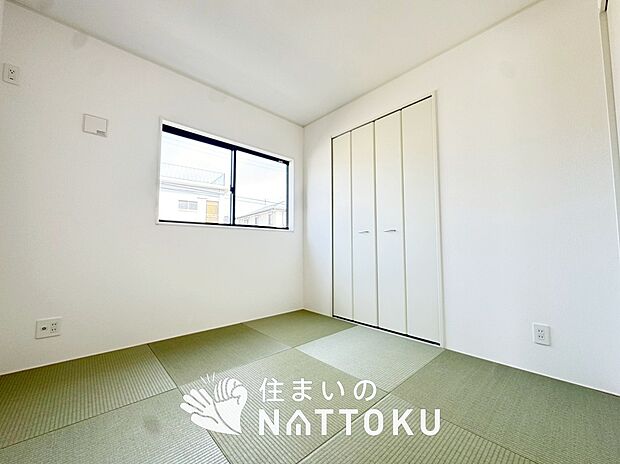 【現地写真（和室）】大壁仕様の新和室。くつろぎの空間です。