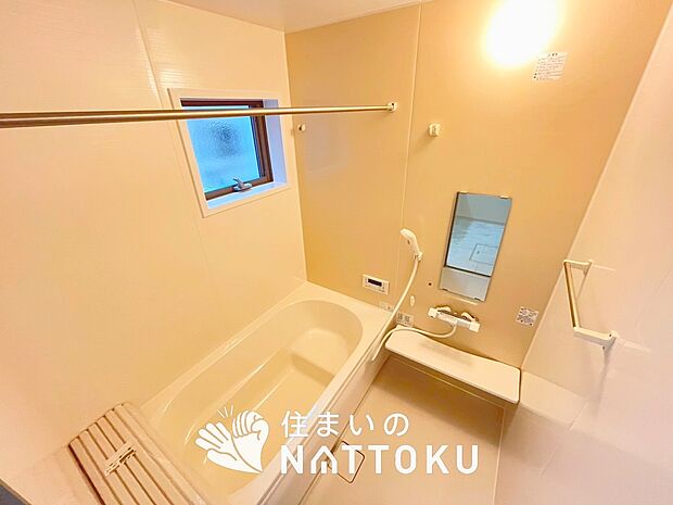 【現地写真（浴室）】浴室暖房乾燥機付き。１坪タイプで広々です。