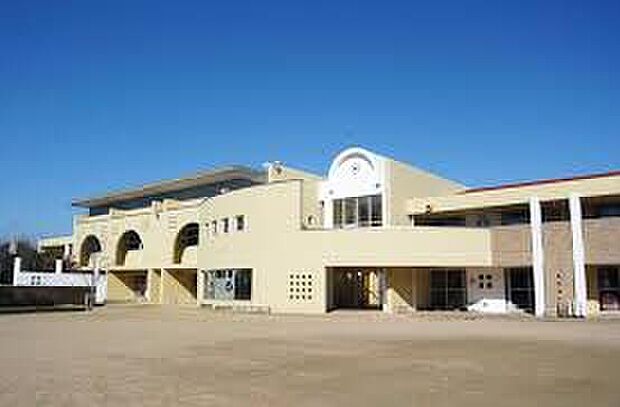 認定こども園清友幼稚園(約600m)