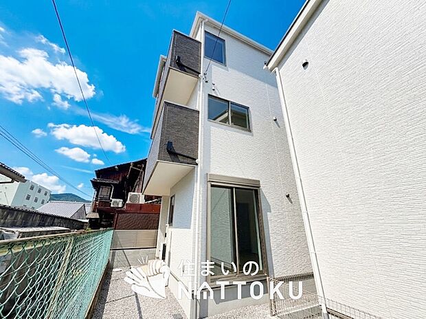 【現地写真(外観)【2号地】】健康被害に配慮したもっとも安全性の高い建材を採用し、シックハウス対策をしております。