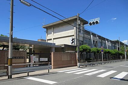 東大阪市立成和小学校 190ｍ(徒歩3分)