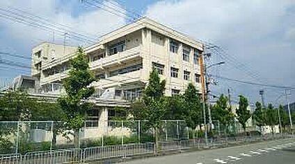 豊能町立吉川中学校 2300ｍ(徒歩29分)
