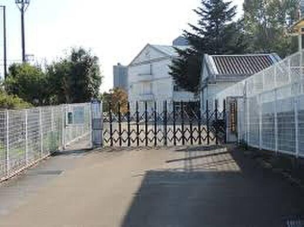 草津市立南笠東小学校(約480m)
