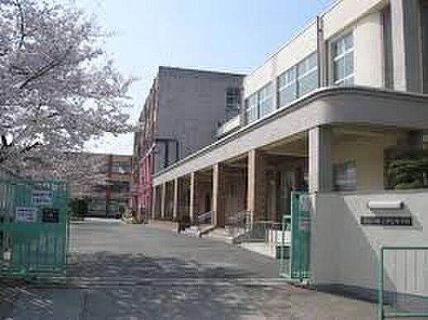 寝屋川市立第七中学校(約1,100m)
