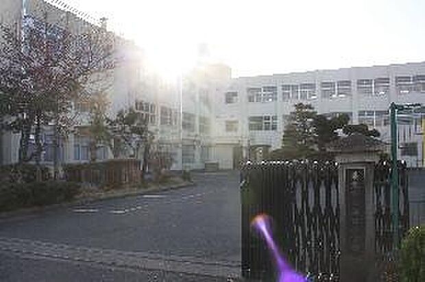 栗東市立治田小学校（約1,300m）