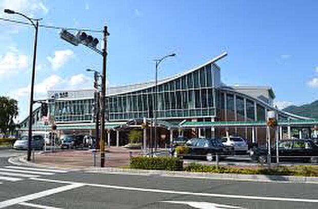 ＪＲ山陰本線「亀岡駅」（約1,600m）