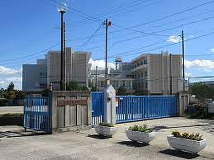 箕面市立西小学校 800ｍ(徒歩10分)