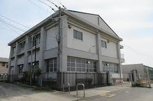 岸和田市立山直中学校（約290m）