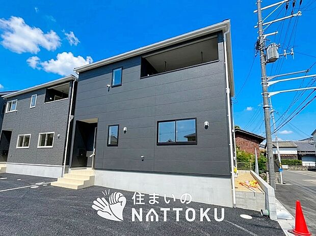 【現地写真（外観）【３号地】】軽くて火災に強い屋根材を採用し、地震時の建物への負担や揺れを軽減しています。