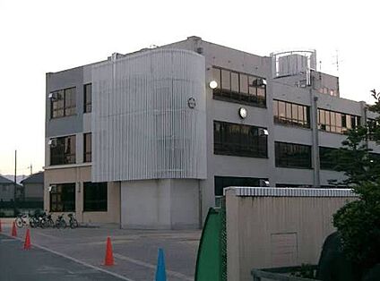 河内長野市立小山田小学校 850ｍ(徒歩11分)