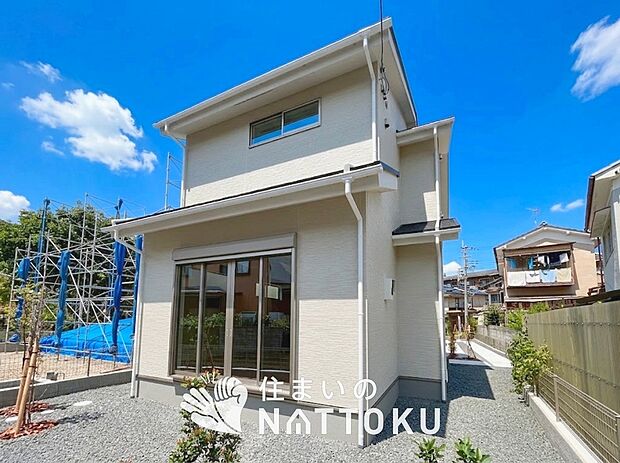 【現地写真(外観)【2号地】】断熱性、気密性を高める工夫で一年中ずっと心地よく暮らせる、高気密・高断熱です。