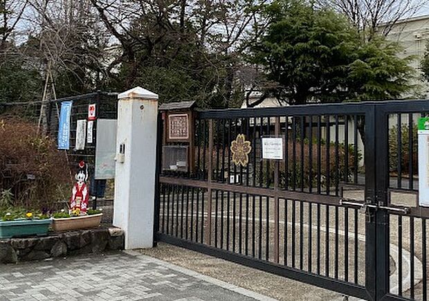 京都市立御室小学校(約950m)