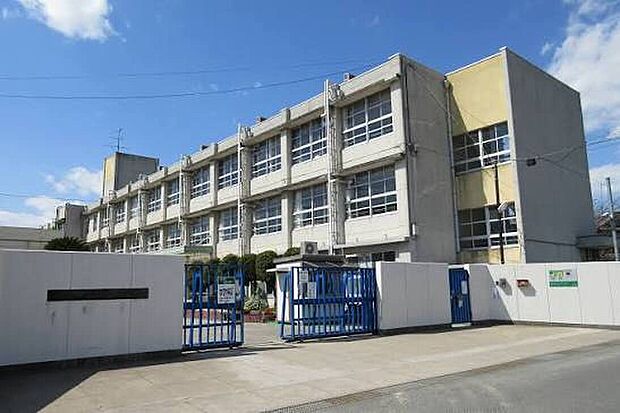 枚方市立藤阪小学校(約610m)
