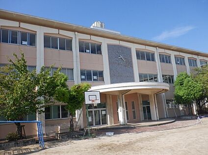忠岡町立忠岡小学校 350ｍ(徒歩5分)