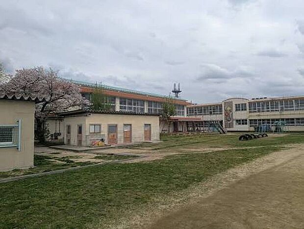 枚方市立殿山第二小学校(約530m)