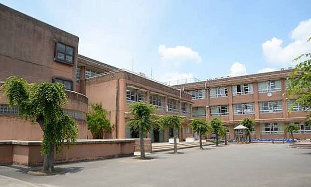 門真市立東小学校(約650m)