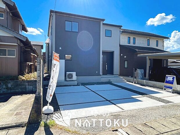 【現地写真(外観)】雨で汚れを落とし、耐久性・耐候性に優れた外壁を使用しています。