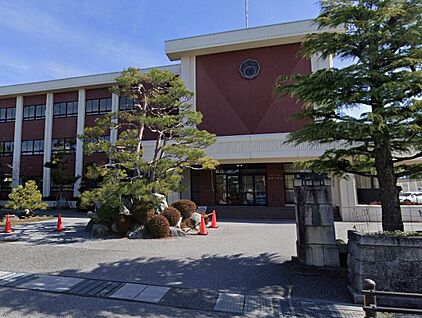 長浜市立神照小学校 220ｍ(徒歩3分)