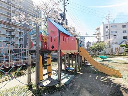 うらら幼稚園 320ｍ(徒歩4分)
