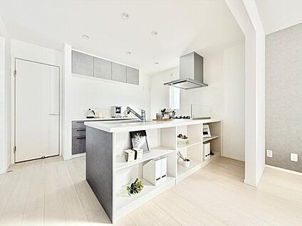 【現地モデルハウス1号棟　キッチン】