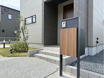 【平屋モデルハウス　エントランス】